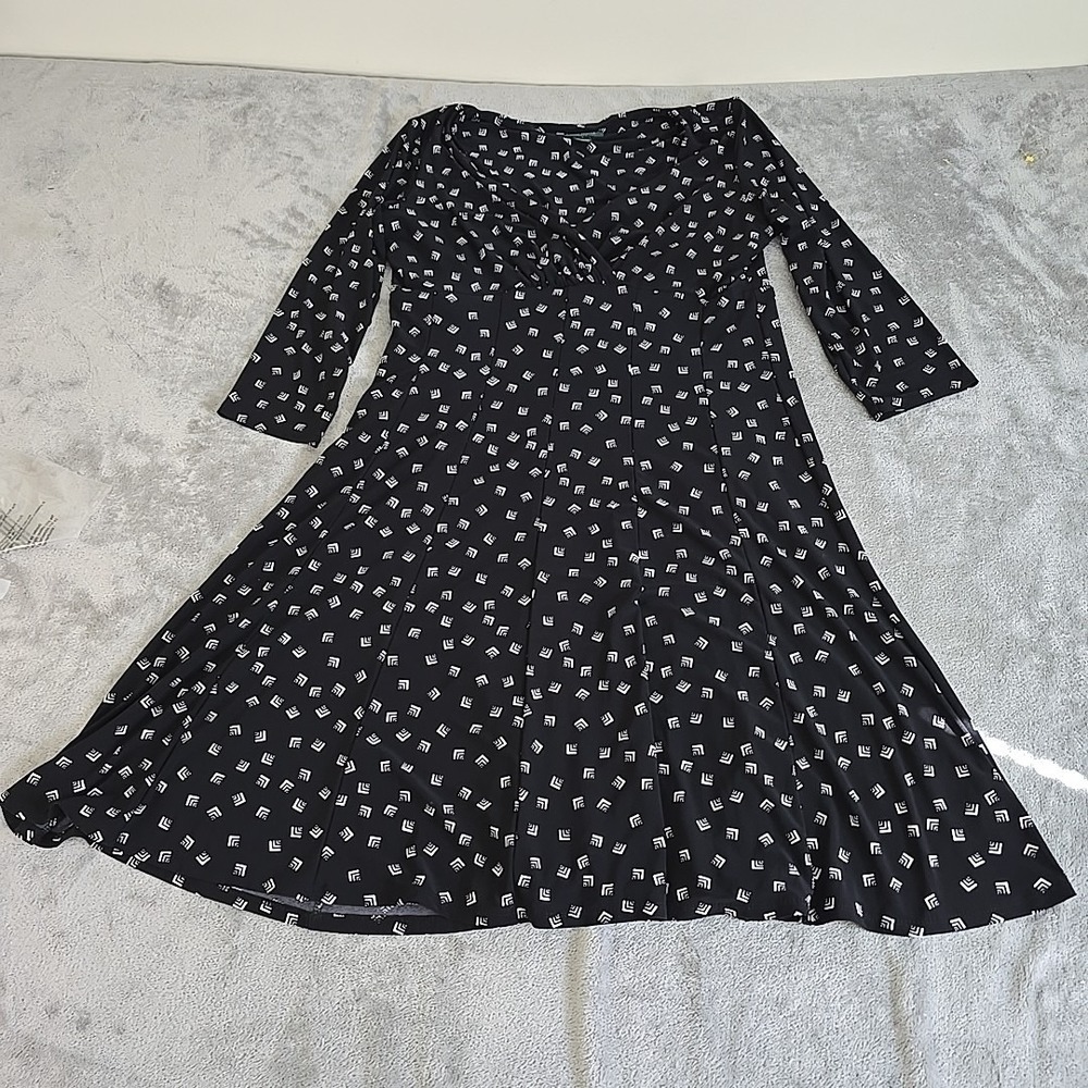 Ralph Lauren Dress Womens 16 Black Vee Kneck Empire Waist Geometric Print